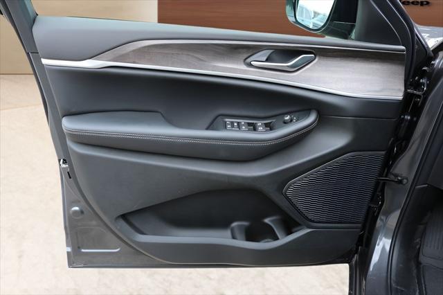 2026 Jeep Grand Cherokee Altitude 4x2