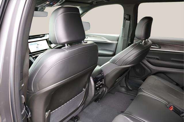 2026 Jeep Grand Cherokee Altitude 4x2