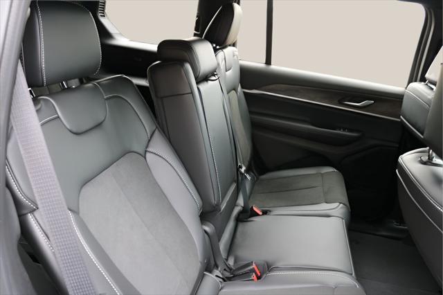 2026 Jeep Grand Cherokee Altitude 4x2