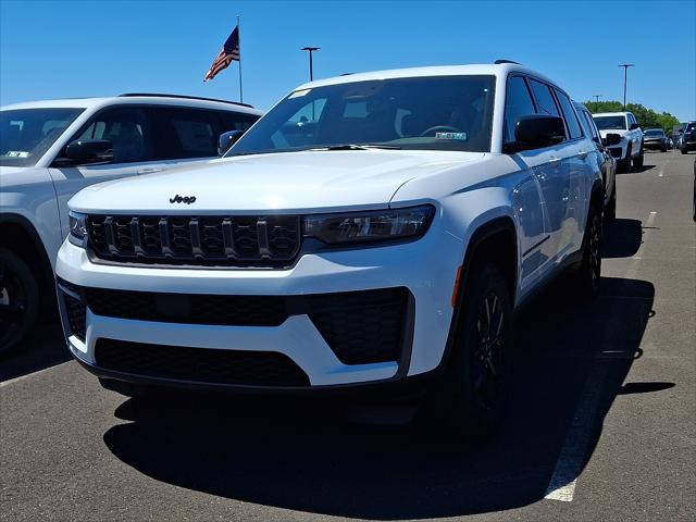 2026 Jeep Grand Cherokee GRAND CHEROKEE L LAREDO ALTITUDE 4X4