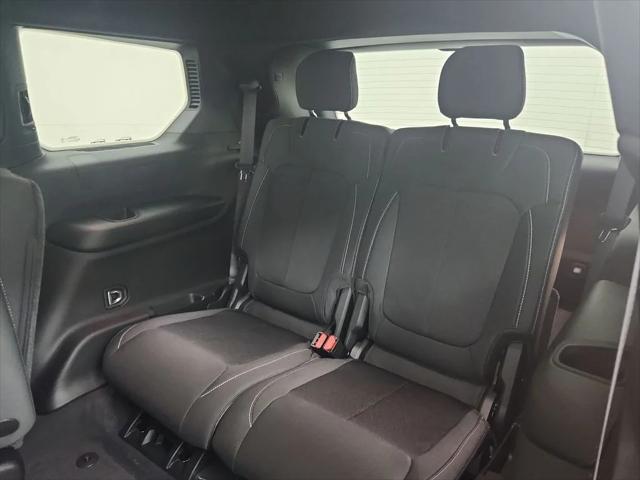 2026 Jeep Grand Cherokee Laredo 4x4