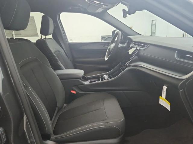 2026 Jeep Grand Cherokee Laredo 4x4