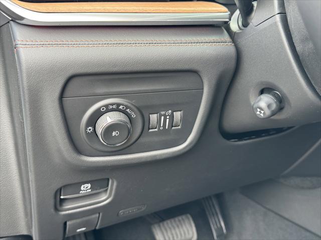 2026 Jeep Grand Cherokee Summit 4x4