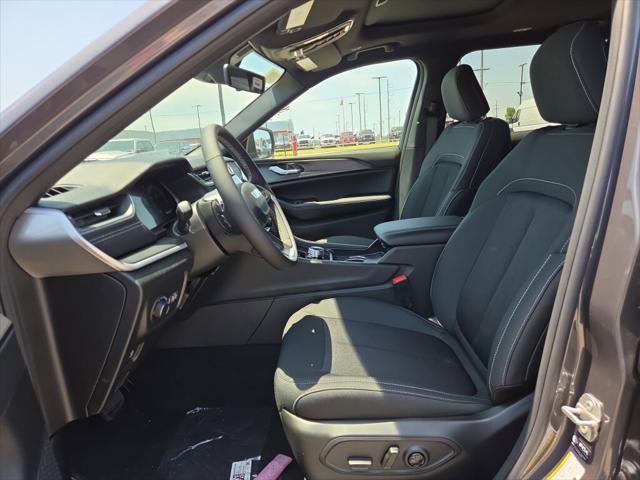 2026 Jeep Grand Cherokee Altitude 4x2