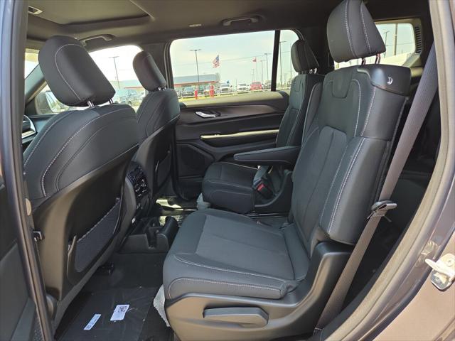 2026 Jeep Grand Cherokee Altitude 4x2