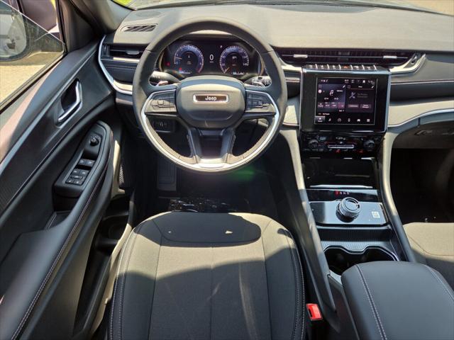 2026 Jeep Grand Cherokee Altitude 4x2