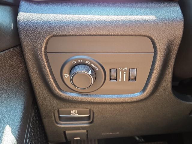 2026 Jeep Grand Cherokee Altitude 4x2