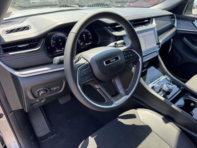 2026 Jeep Grand Cherokee L GRAND CHEROKEE L LAREDO ALTITUDE 4X4 2026 Jeep Grand Cherokee L GRAND CHEROKEE L LAREDO ALTITUDE 4X4