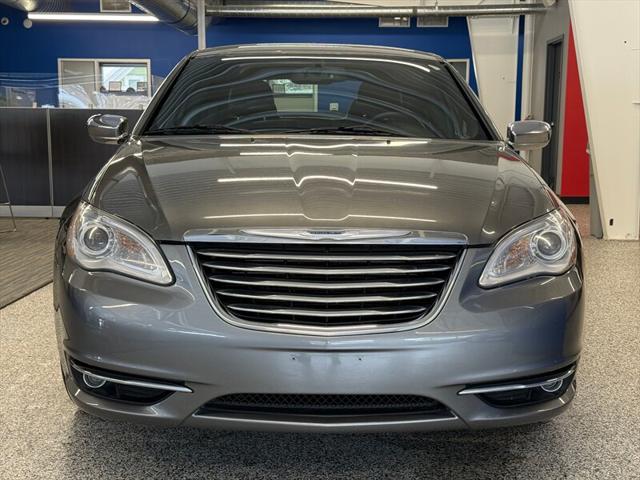 2012 Chrysler 200 Limited