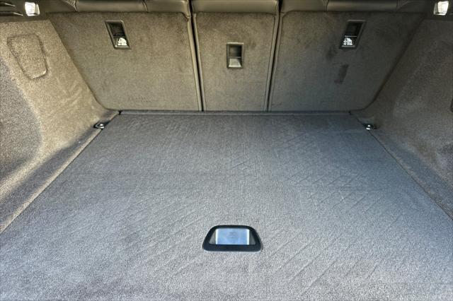 2026 Land Rover Range Rover Sport P360 SE