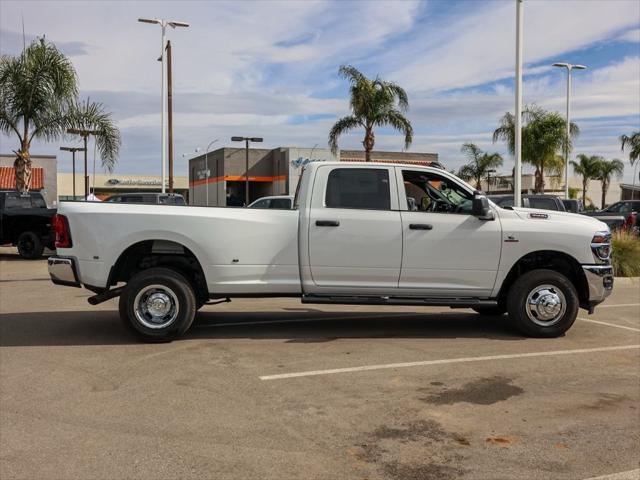 2026 RAM Ram 3500 RAM 3500 TRADESMAN CREW CAB 4X4 8 BOX