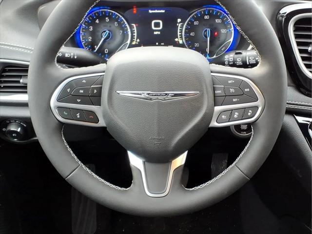 2026 Chrysler Pacifica Select AWD