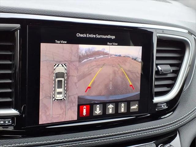 2026 Chrysler Pacifica Select AWD