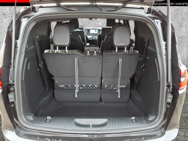 2026 Chrysler Pacifica Select AWD