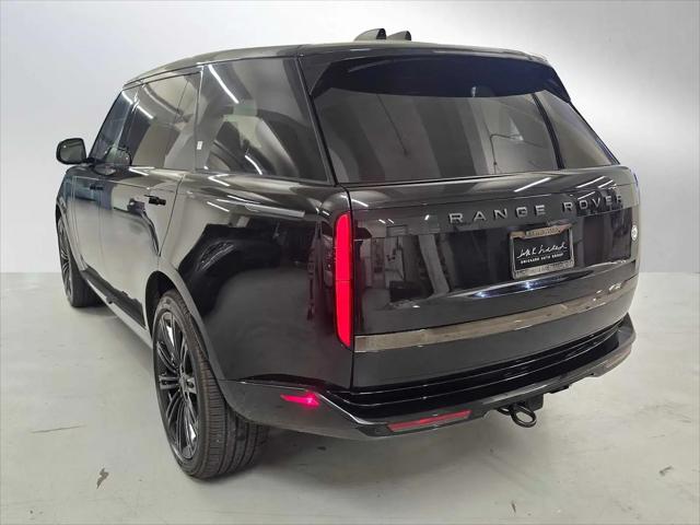 2026 Land Rover Range Rover P615 SV
