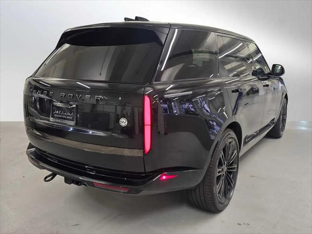 2026 Land Rover Range Rover P615 SV