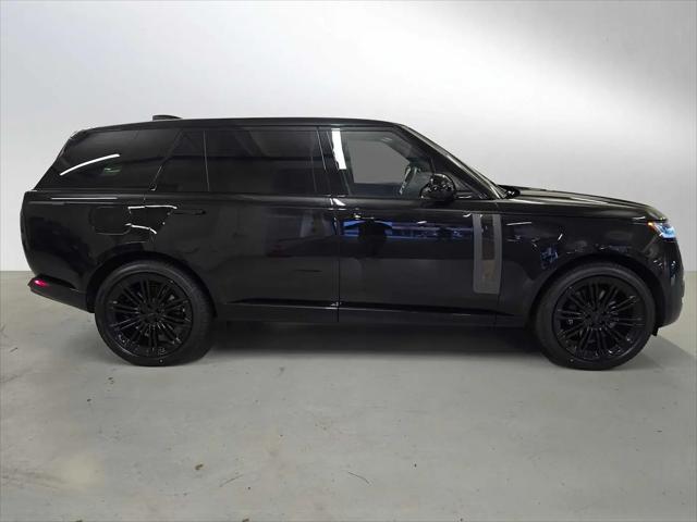2026 Land Rover Range Rover P615 SV