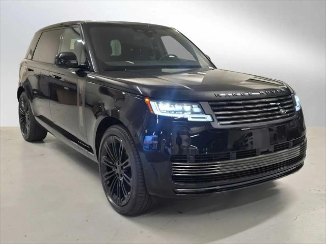2026 Land Rover Range Rover P615 SV