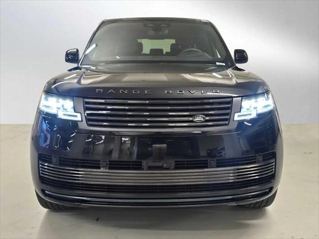 2026 Land Rover Range Rover P615 SV