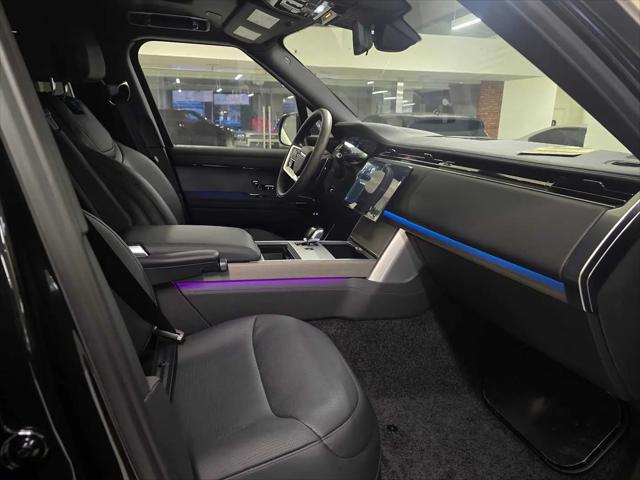 2026 Land Rover Range Rover P615 SV