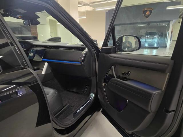 2026 Land Rover Range Rover P615 SV