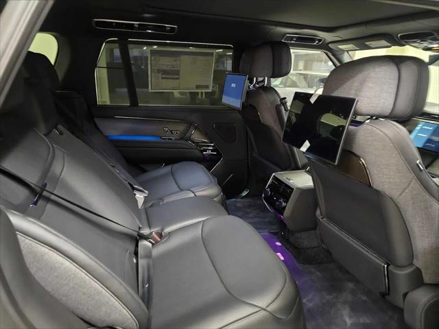 2026 Land Rover Range Rover P615 SV