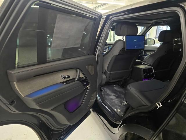 2026 Land Rover Range Rover P615 SV