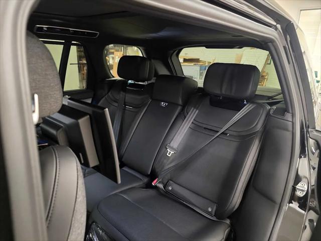 2026 Land Rover Range Rover P615 SV