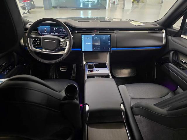 2026 Land Rover Range Rover P615 SV
