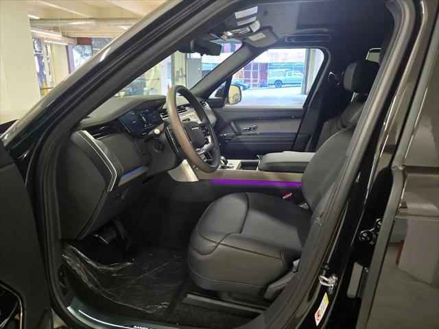 2026 Land Rover Range Rover P615 SV