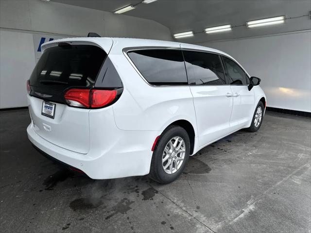 2026 Chrysler Voyager LX