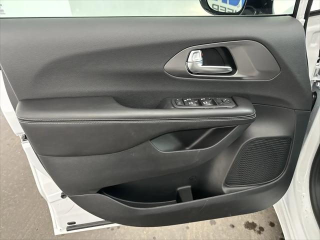 2026 Chrysler Voyager LX