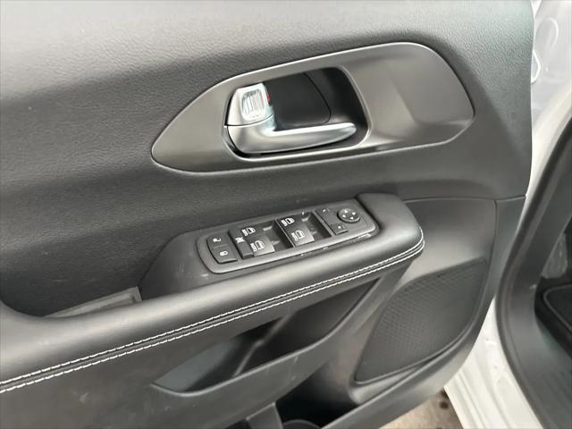 2026 Chrysler Voyager LX