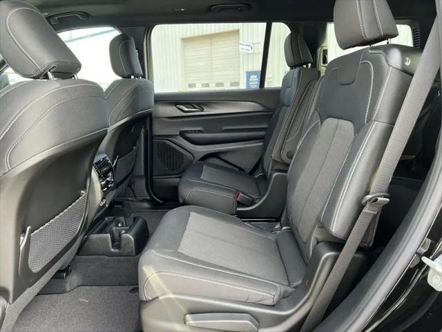 2026 Jeep Grand Cherokee L Altitude 4x4