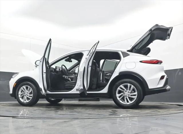 2026 Buick NV Preferred FWD