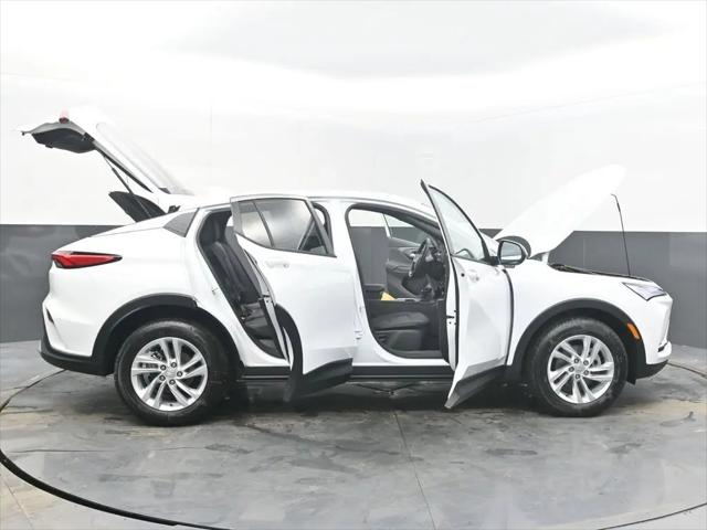 2026 Buick NV Preferred FWD