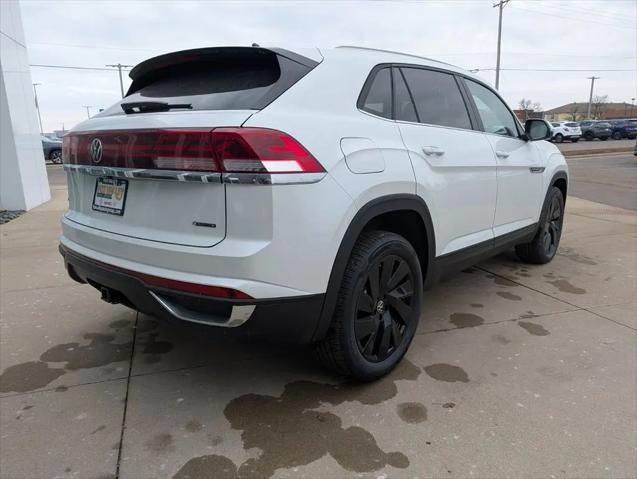 2026 Volkswagen Atlas Cross Sport SE with Technology