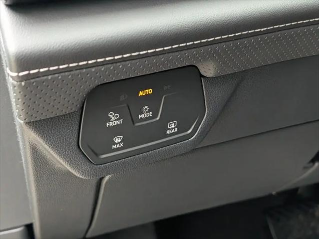 2026 Volkswagen Atlas Cross Sport SE with Technology