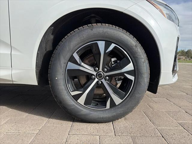 2026 Volvo XC60 B5 Core