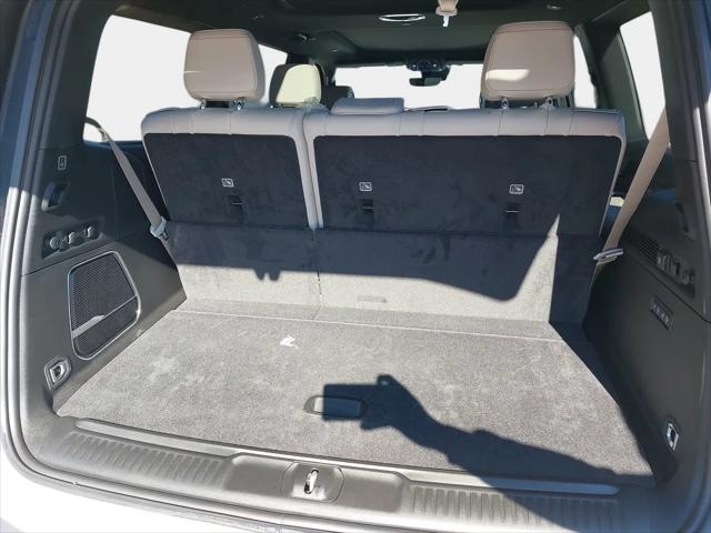 2026 Jeep Grand Wagoneer 4x2