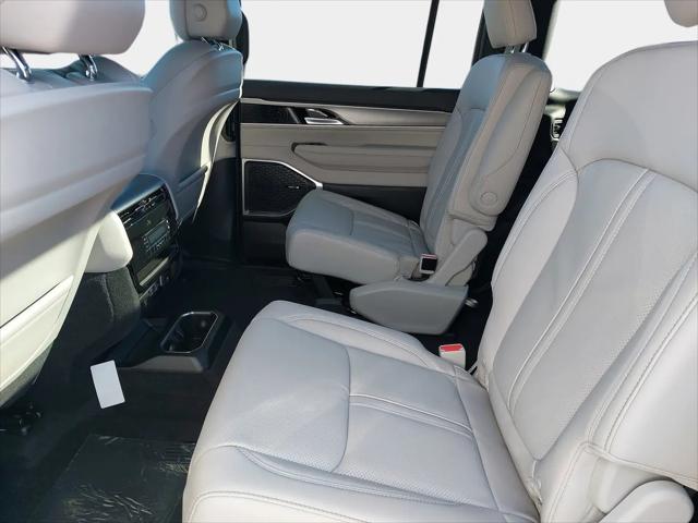 2026 Jeep Grand Wagoneer 4x2