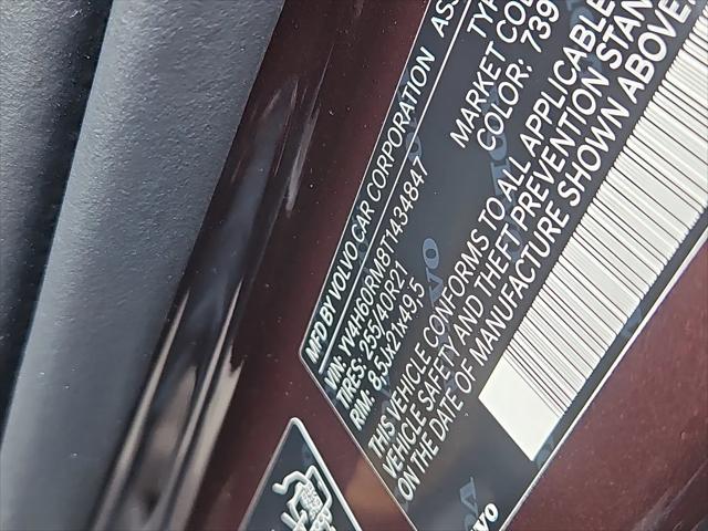 2026 Volvo XC60 Plug-In Hybrid Ultra, T8 AWD Electric/Gasoline, Dark