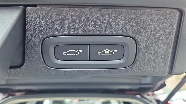 2026 Volvo XC60 Plug-In Hybrid Ultra, T8 AWD Electric/Gasoline, Dark