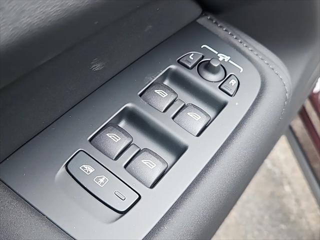 2026 Volvo XC60 Plug-In Hybrid Ultra, T8 AWD Electric/Gasoline, Dark
