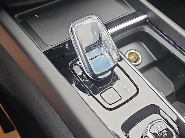 2026 Volvo XC60 Plug-In Hybrid Ultra, T8 AWD Electric/Gasoline, Dark