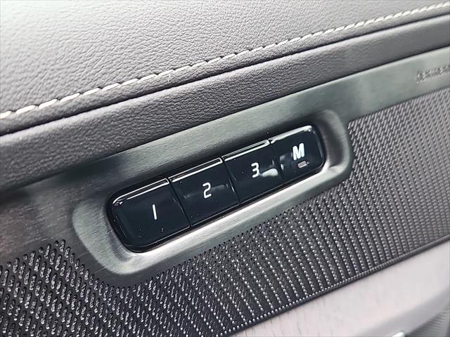 2026 Volvo XC90 Ultra Dark Theme, B6 AWD Gas (mild hybrid), Gasoline, 7 Seats