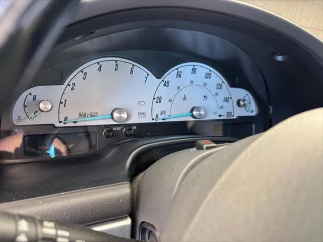 2002 Ford Thunderbird Base