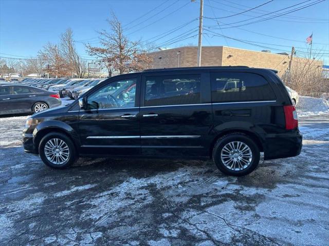 2013 Chrysler Town & Country Touring-L