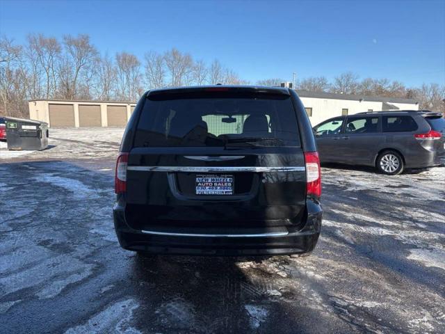 2013 Chrysler Town & Country Touring-L