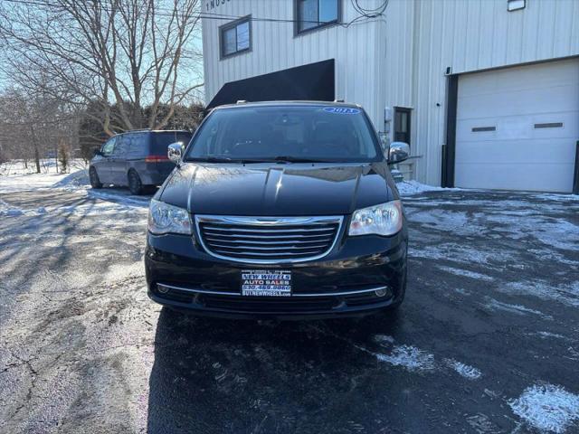 2013 Chrysler Town & Country Touring-L